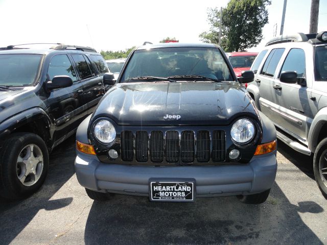 Curb weight of 2006 jeep liberty
