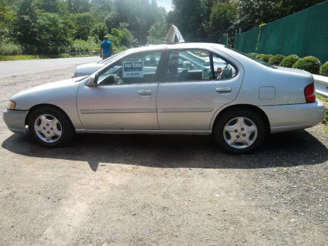 2000 Nissan altima gxe weight